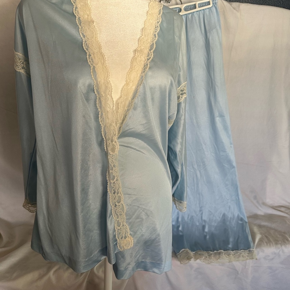 Elegant Blue Lace Trim Sleepwear Set